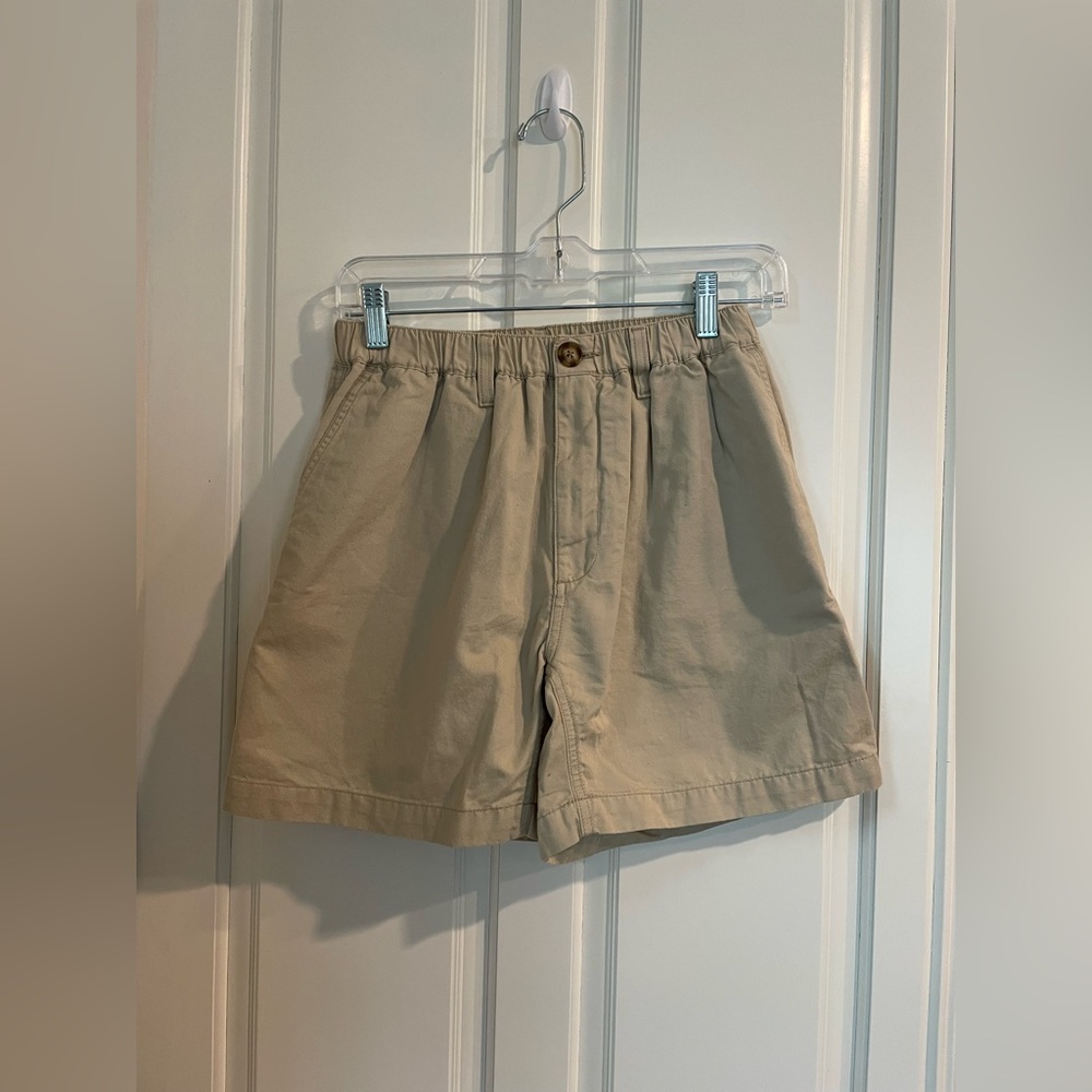 Men’s Khaki Chubbies. Size Medium.